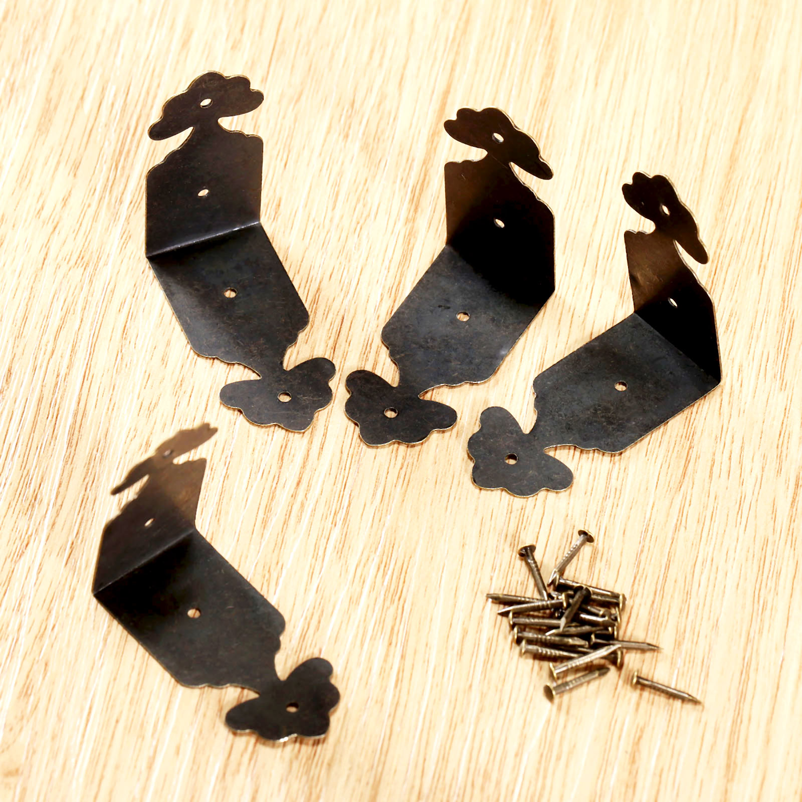 Protecteurs d'angle décoratifs - Furniture Hardware Nails avis et prix